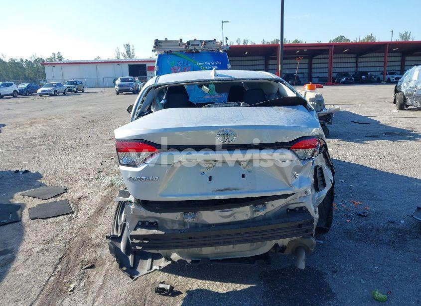 Photo 6 of 2022 Toyota Corolla LE (VIN 5YFEPMAE7NP276286)