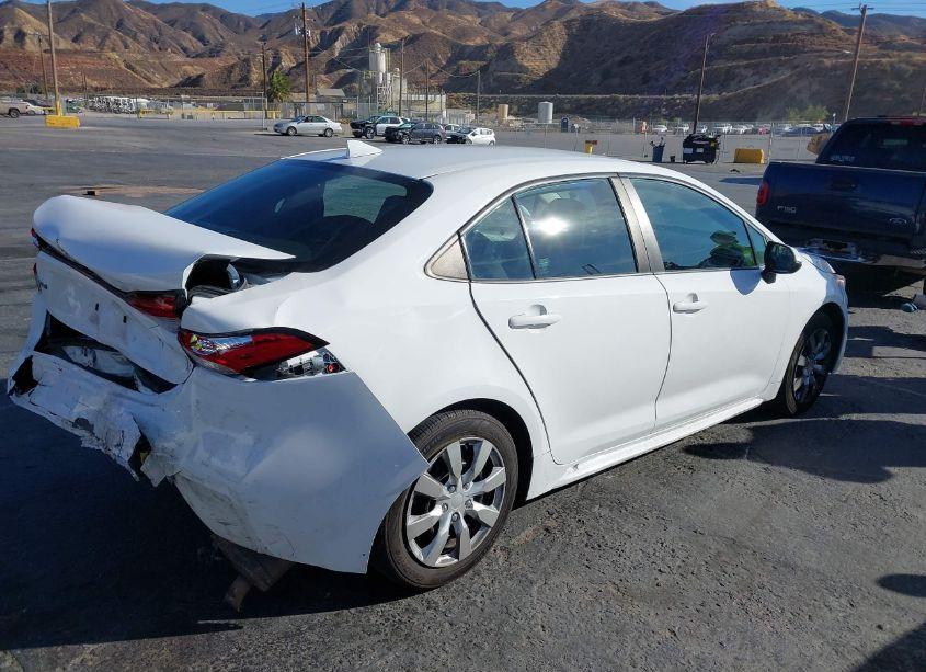 Photo 4 of 2022 Toyota Corolla LE (VIN 5YFEPMAE7NP277129)