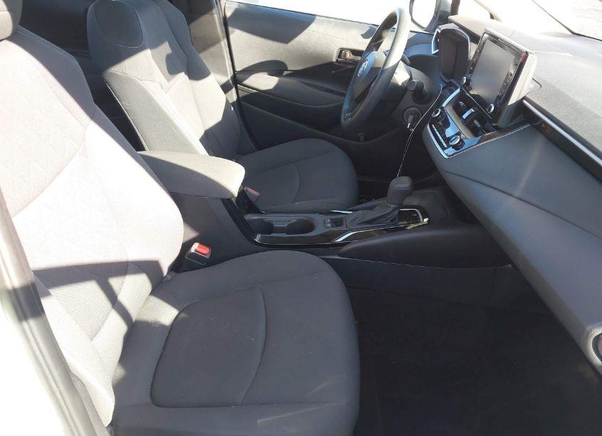 Photo 5 of 2022 Toyota Corolla LE (VIN 5YFEPMAE7NP277129)