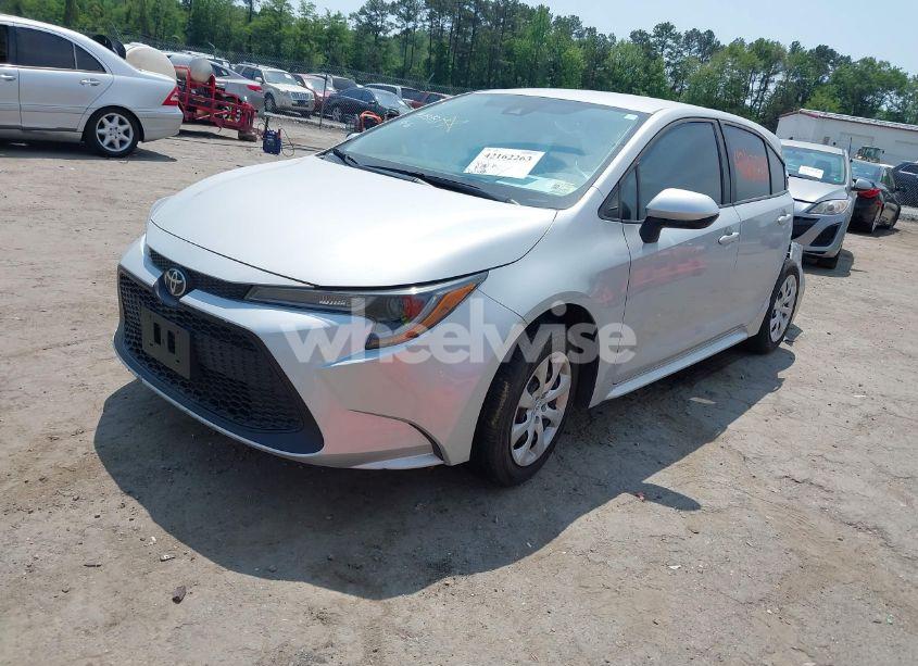 Photo 2 of 2022 Toyota Corolla LE (VIN 5YFEPMAE7NP279625)