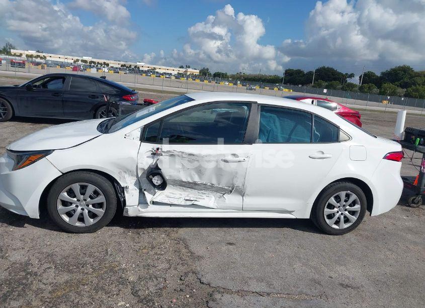 Photo 14 of 2022 Toyota Corolla LE (VIN 5YFEPMAE7NP284551)