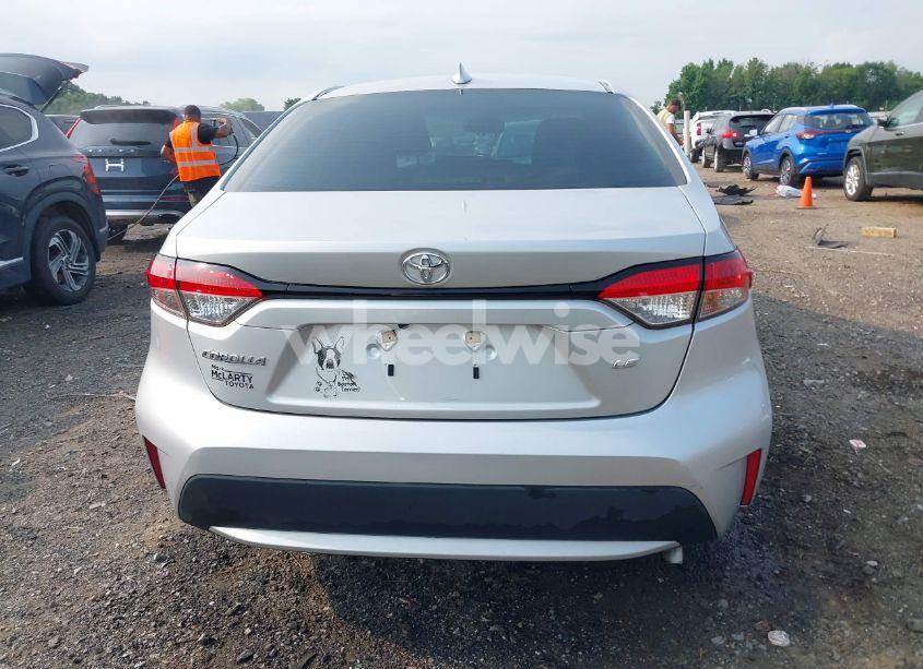 Photo 16 of 2022 Toyota Corolla LE (VIN 5YFEPMAE7NP297977)