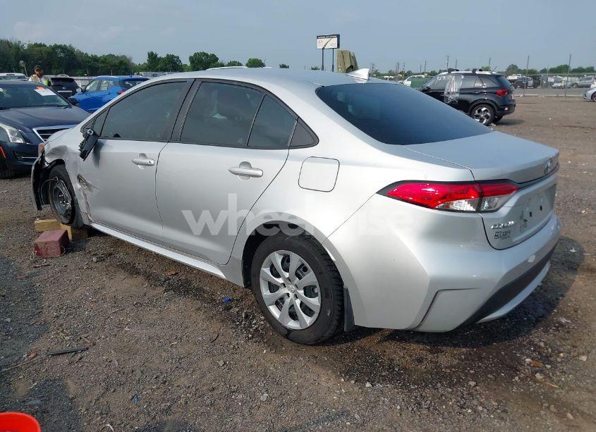 Photo 3 of 2022 Toyota Corolla LE (VIN 5YFEPMAE7NP297977)