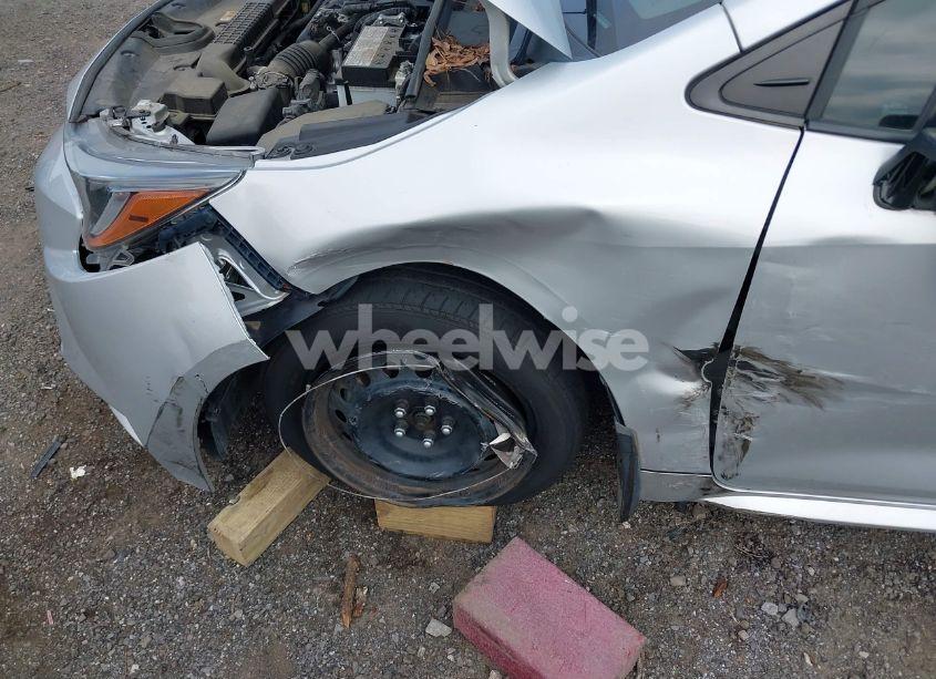 Photo 6 of 2022 Toyota Corolla LE (VIN 5YFEPMAE7NP297977)