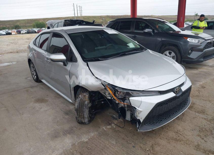 2022 Toyota Corolla LE (VIN 5YFEPMAE7NP310744) main photo
