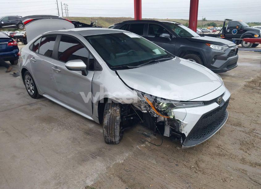 Photo 6 of 2022 Toyota Corolla LE (VIN 5YFEPMAE7NP310744)