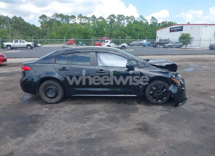 Photo 13 of 2022 Toyota Corolla LE (VIN 5YFEPMAE7NP310856)