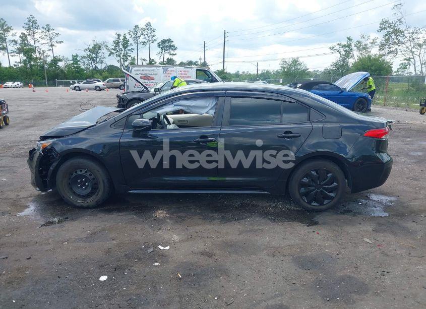 Photo 14 of 2022 Toyota Corolla LE (VIN 5YFEPMAE7NP310856)