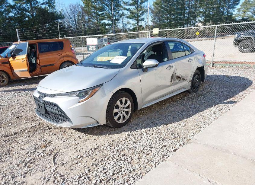 Photo 2 of 2022 Toyota Corolla LE (VIN 5YFEPMAE7NP330055)