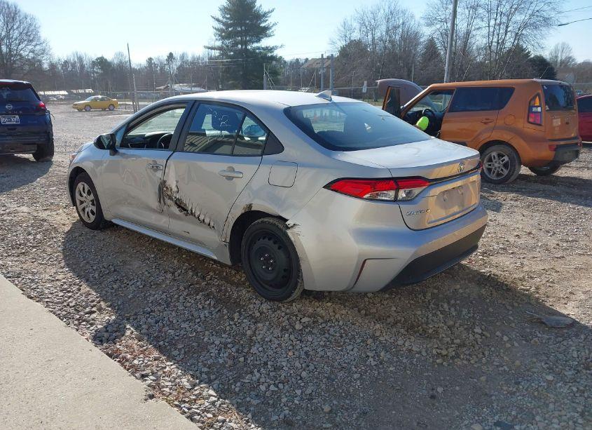 Photo 3 of 2022 Toyota Corolla LE (VIN 5YFEPMAE7NP330055)