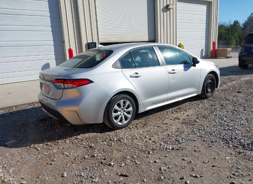 Photo 4 of 2022 Toyota Corolla LE (VIN 5YFEPMAE7NP330055)
