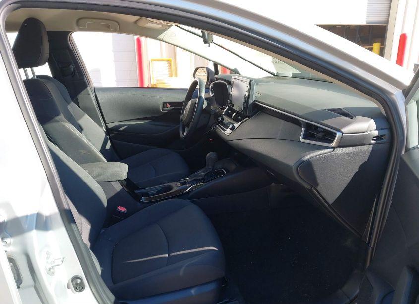 Photo 5 of 2022 Toyota Corolla LE (VIN 5YFEPMAE7NP330055)