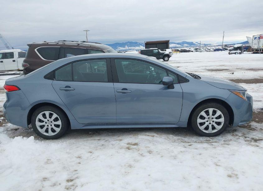 Photo 13 of 2022 Toyota Corolla LE (VIN 5YFEPMAE7NP342920)