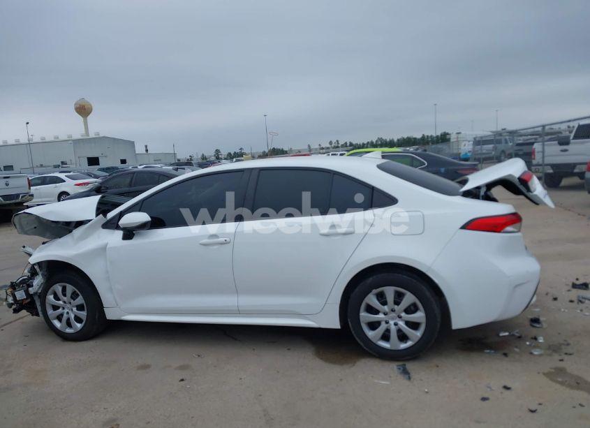 Photo 15 of 2022 Toyota Corolla LE (VIN 5YFEPMAE7NP355408)