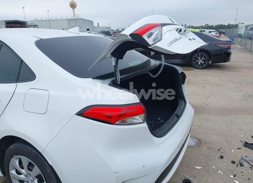 Photo 18 of 2022 Toyota Corolla LE (VIN 5YFEPMAE7NP355408)