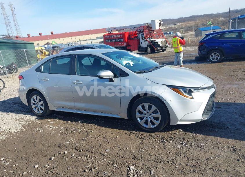 Photo 13 of 2022 Toyota Corolla LE (VIN 5YFEPMAE7NP361449)