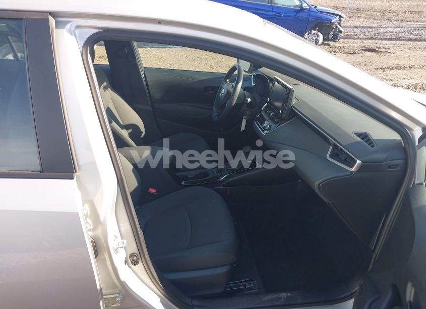 Photo 5 of 2022 Toyota Corolla LE (VIN 5YFEPMAE7NP361449)