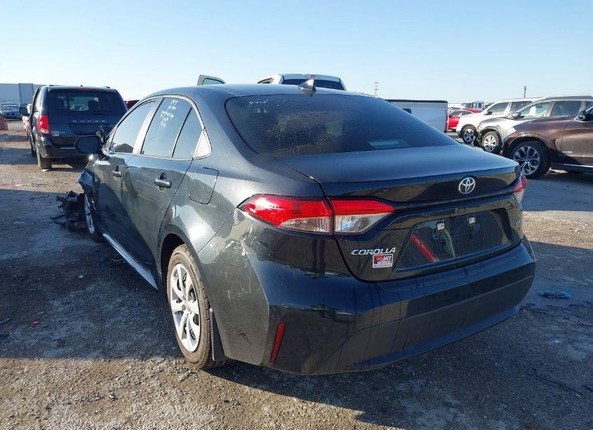 Photo 3 of 2022 Toyota Corolla LE (VIN 5YFEPMAE7NP371687)