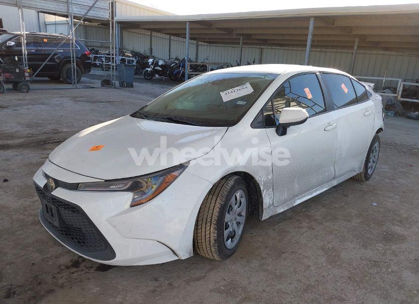 Photo 2 of 2022 Toyota Corolla LE (VIN 5YFEPMAE7NP385069)