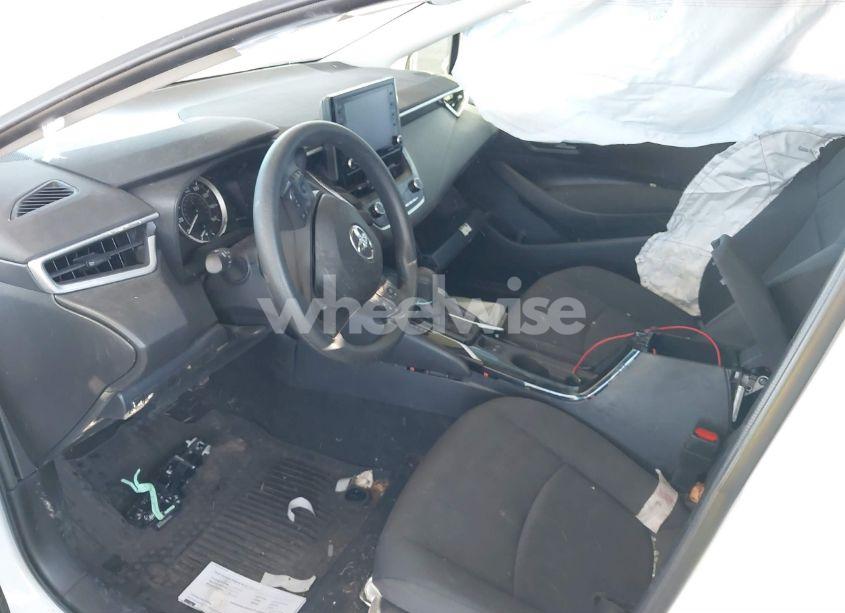 Photo 5 of 2022 Toyota Corolla LE (VIN 5YFEPMAE7NP385069)