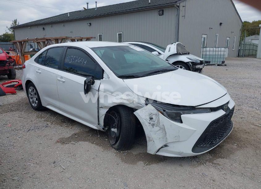 2021 Toyota Corolla LE (VIN 5YFEPMAE8MP151795) main photo