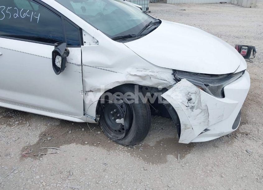 Photo 6 of 2021 Toyota Corolla LE (VIN 5YFEPMAE8MP151795)