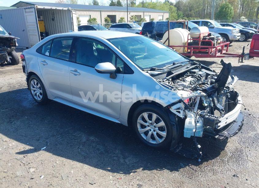 2021 Toyota Corolla LE (VIN 5YFEPMAE8MP153935) main photo