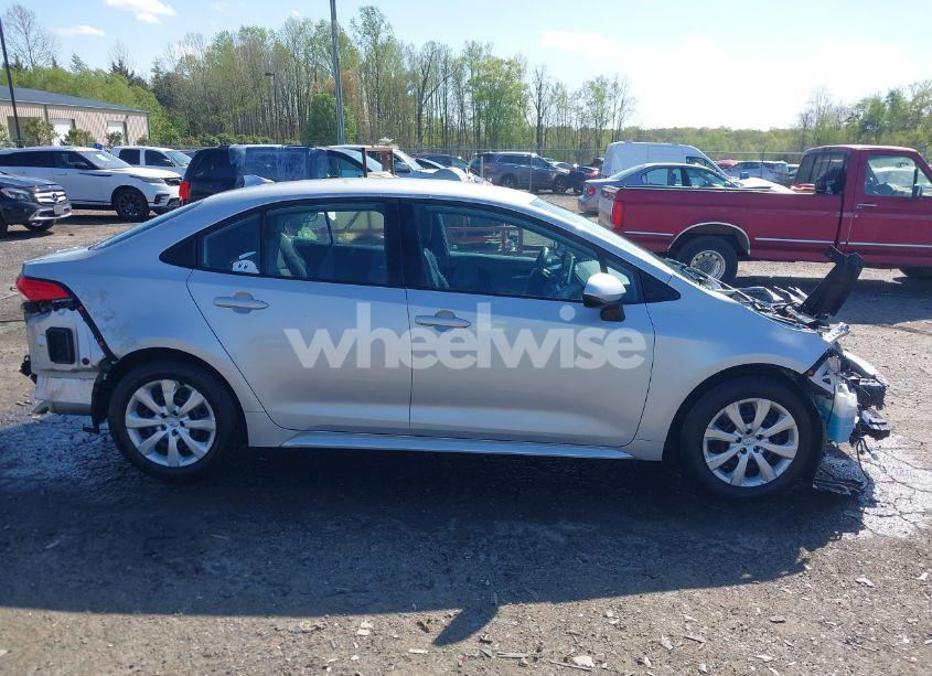 Photo 14 of 2021 Toyota Corolla LE (VIN 5YFEPMAE8MP153935)