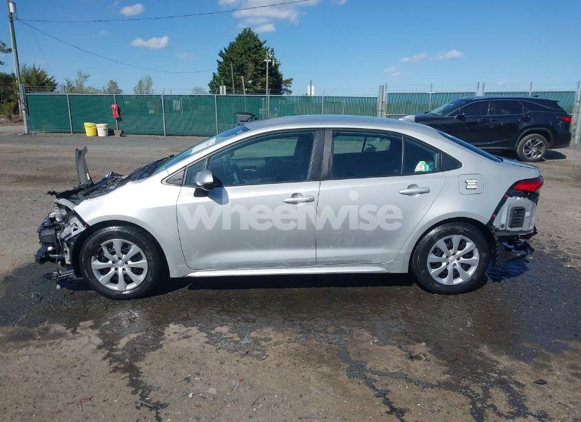 Photo 15 of 2021 Toyota Corolla LE (VIN 5YFEPMAE8MP153935)