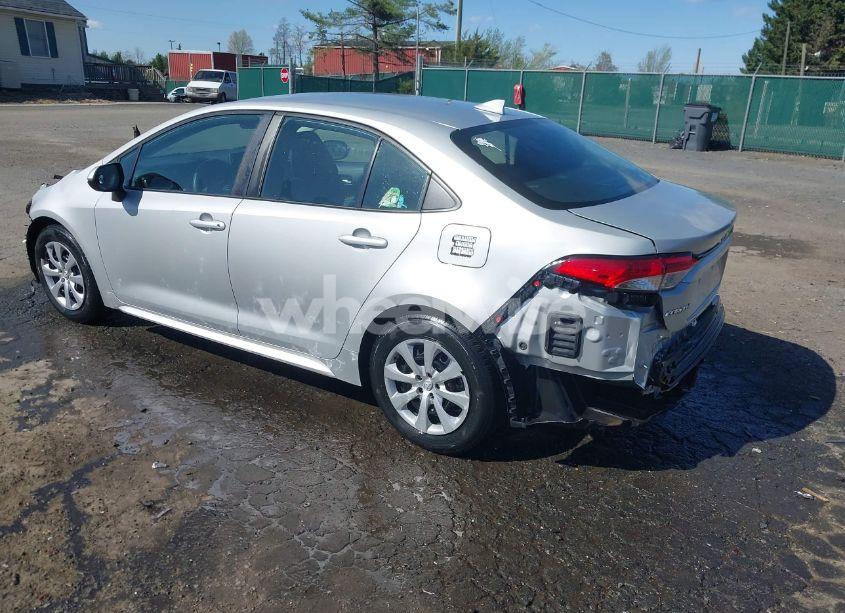Photo 3 of 2021 Toyota Corolla LE (VIN 5YFEPMAE8MP153935)