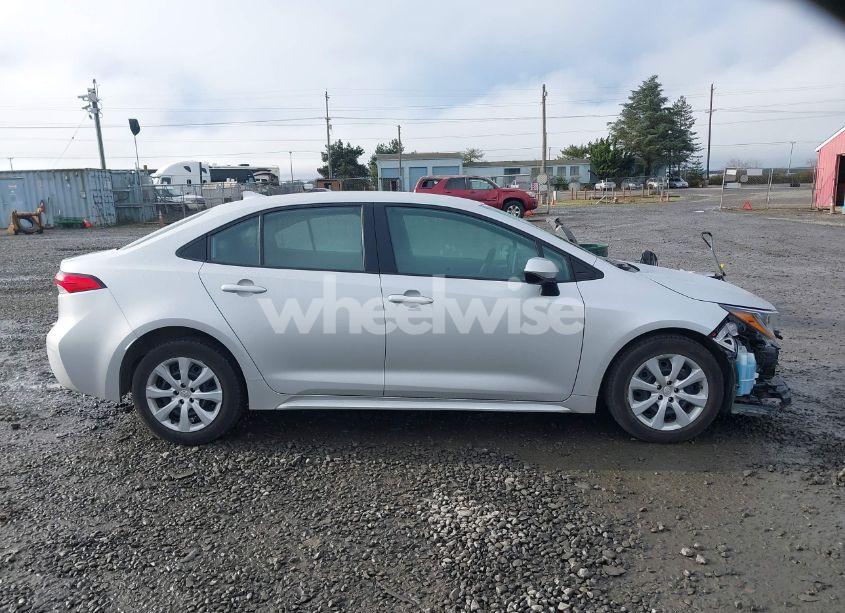 Photo 14 of 2021 Toyota Corolla LE (VIN 5YFEPMAE8MP158875)