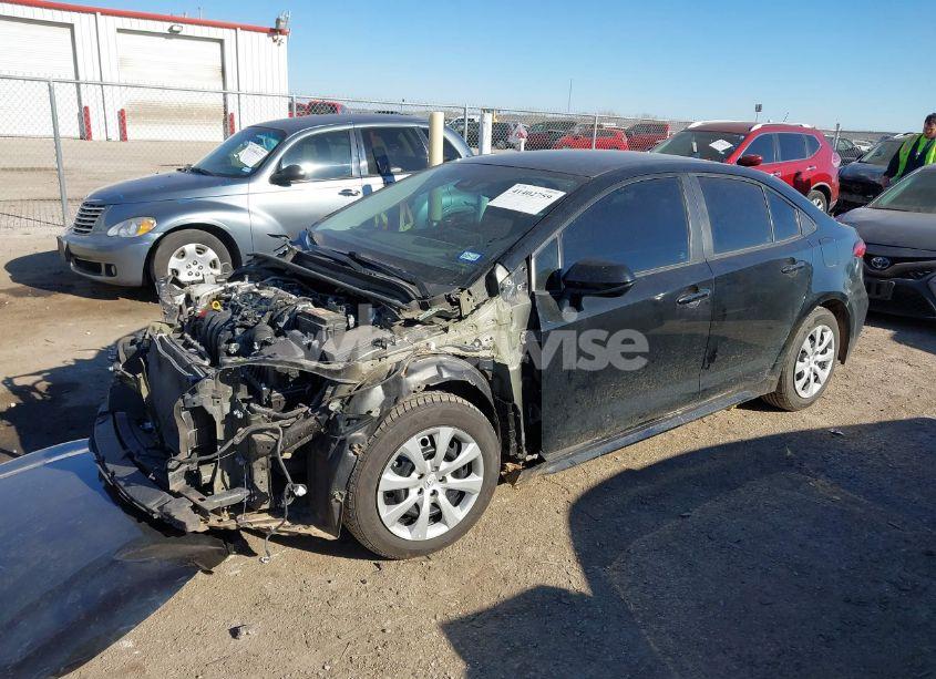 Photo 2 of 2021 Toyota Corolla LE (VIN 5YFEPMAE8MP166152)