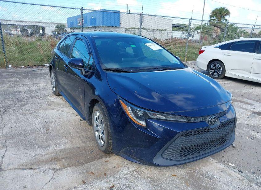 2021 Toyota Corolla LE (VIN 5YFEPMAE8MP166975) main photo