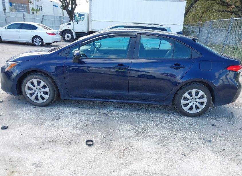 Photo 6 of 2021 Toyota Corolla LE (VIN 5YFEPMAE8MP166975)