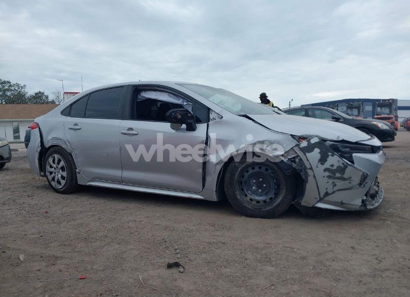 Photo 14 of 2021 Toyota Corolla LE (VIN 5YFEPMAE8MP182691)