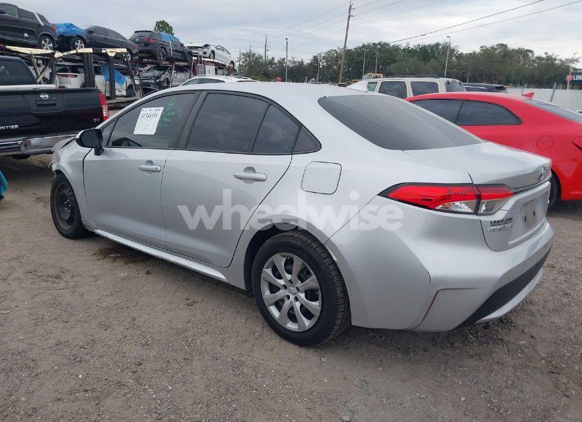 Photo 3 of 2021 Toyota Corolla LE (VIN 5YFEPMAE8MP182691)