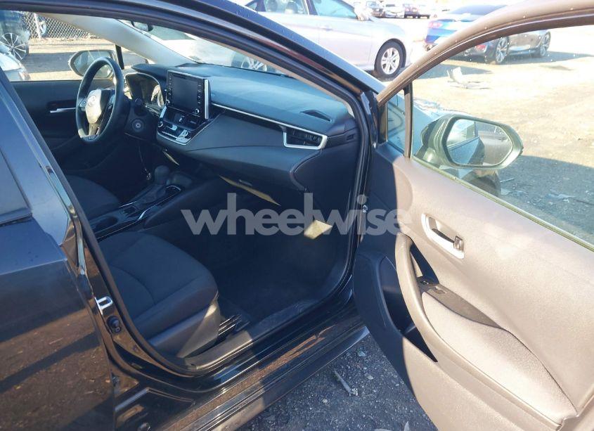 Photo 5 of 2021 Toyota Corolla LE (VIN 5YFEPMAE8MP205273)