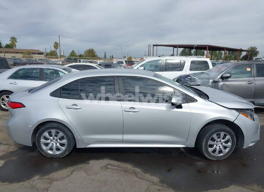 Photo 14 of 2021 Toyota Corolla LE (VIN 5YFEPMAE8MP205645)