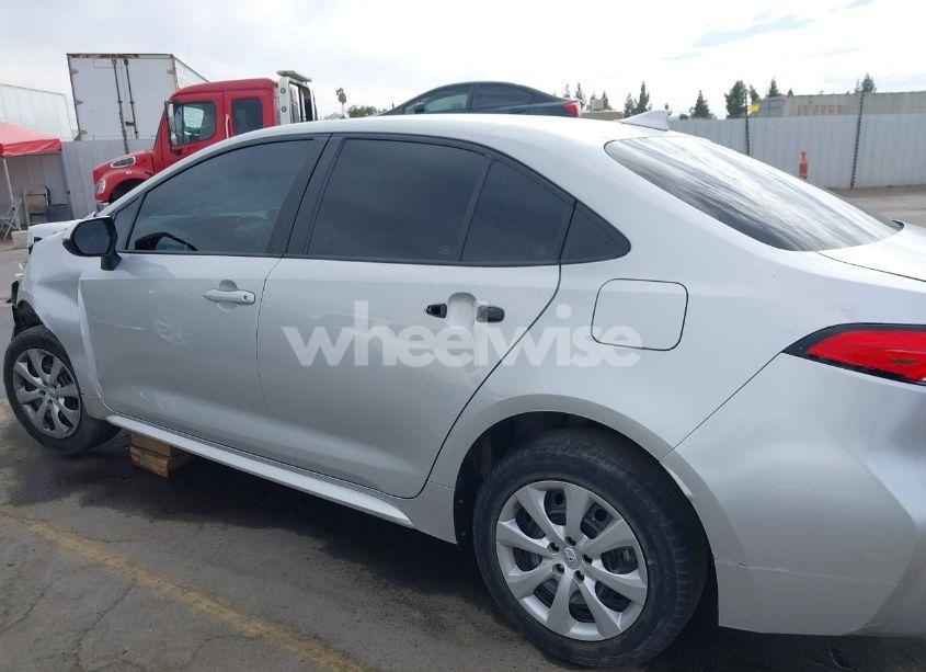 Photo 15 of 2021 Toyota Corolla LE (VIN 5YFEPMAE8MP205645)