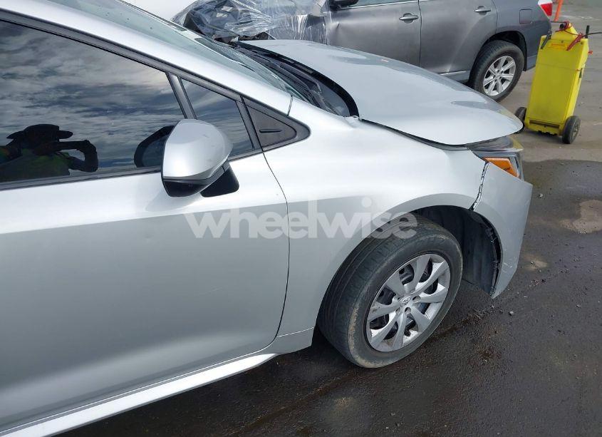 Photo 21 of 2021 Toyota Corolla LE (VIN 5YFEPMAE8MP205645)