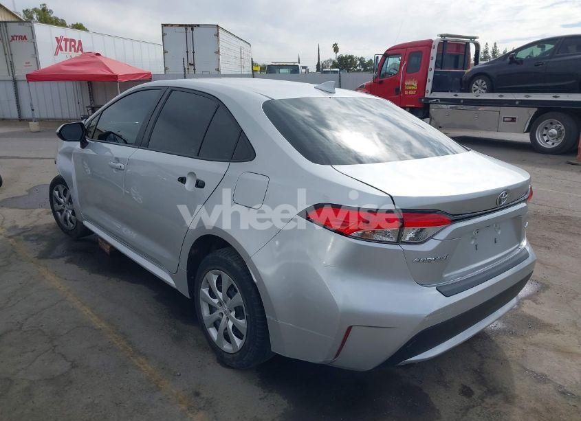 Photo 3 of 2021 Toyota Corolla LE (VIN 5YFEPMAE8MP205645)