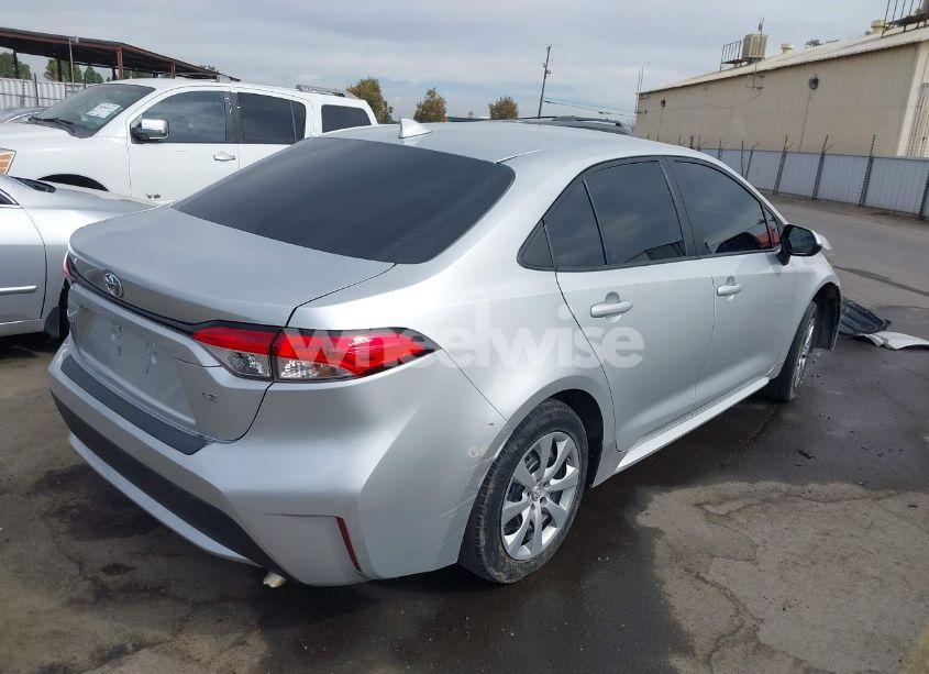 Photo 4 of 2021 Toyota Corolla LE (VIN 5YFEPMAE8MP205645)