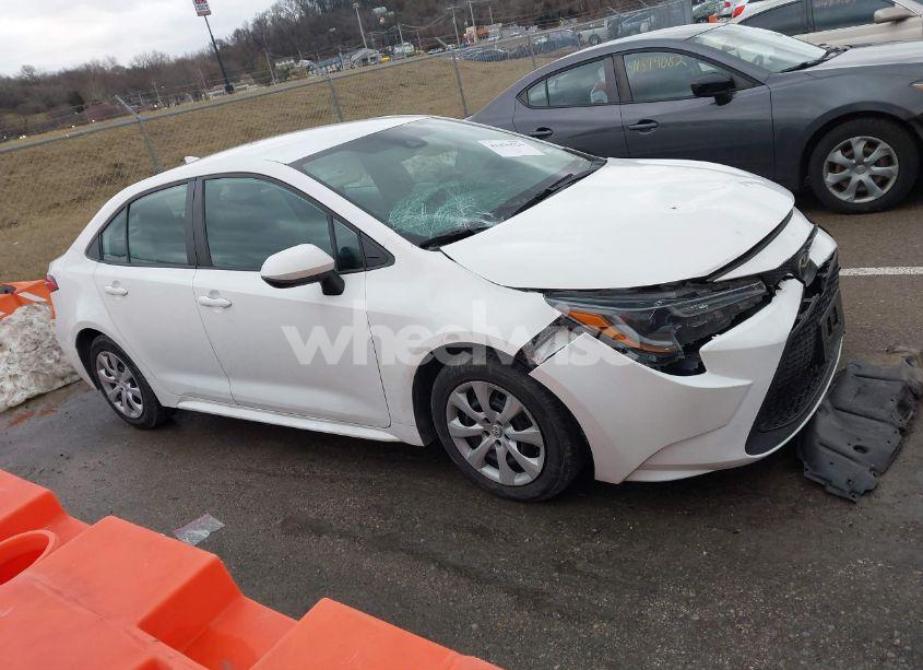 2021 Toyota Corolla LE (VIN 5YFEPMAE8MP242906) main photo