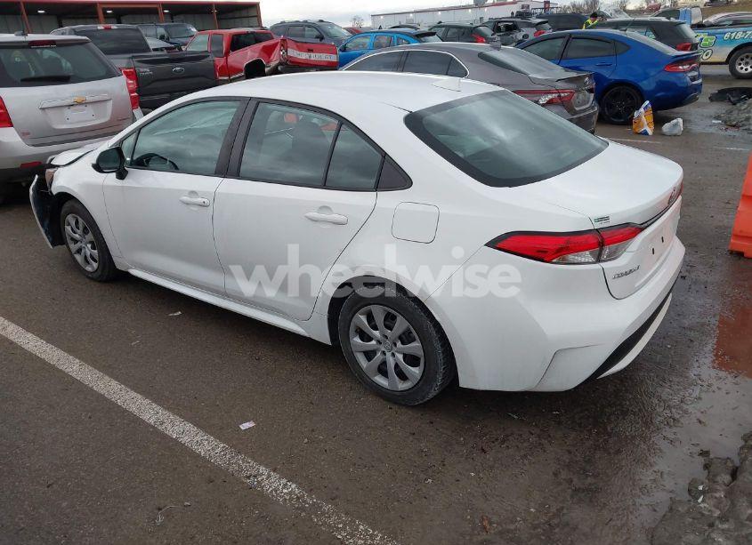 Photo 3 of 2021 Toyota Corolla LE (VIN 5YFEPMAE8MP242906)