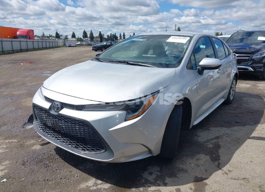 Photo 2 of 2021 Toyota Corolla LE (VIN 5YFEPMAE8MP245580)