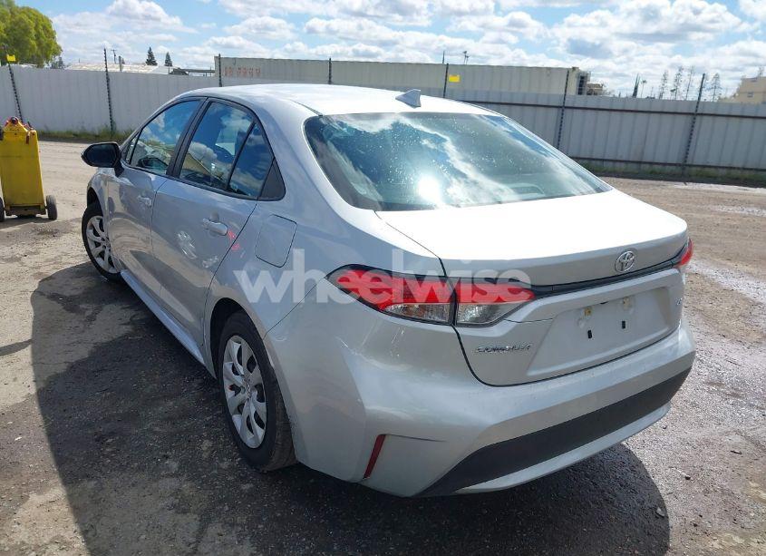 Photo 3 of 2021 Toyota Corolla LE (VIN 5YFEPMAE8MP245580)