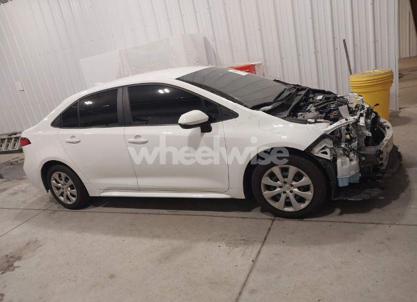 Photo 13 of 2021 Toyota Corolla LE (VIN 5YFEPMAE8MP251458)