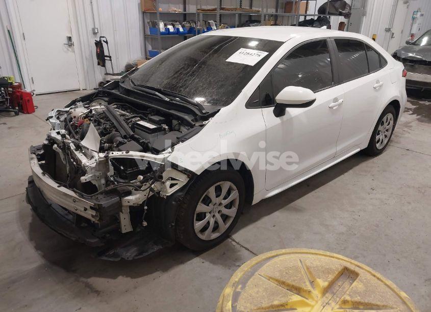 Photo 2 of 2021 Toyota Corolla LE (VIN 5YFEPMAE8MP251458)