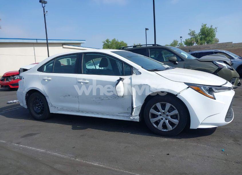 Photo 6 of 2021 Toyota Corolla LE (VIN 5YFEPMAE8MP257034)