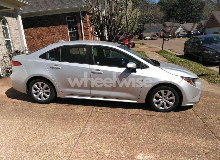 Photo 13 of 2022 Toyota Corolla LE (VIN 5YFEPMAE8NP273025)